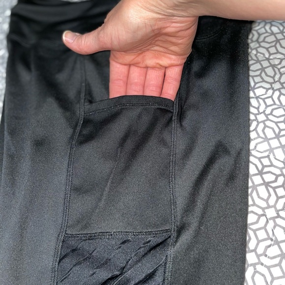 🖤 SHEIN Mesh Insert Pocket Legging 🖤 - Picture 6 of 10